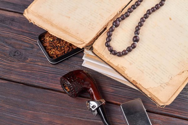 Quelles options pour des accessoires de cheveux lors d'un rendez-vous romantique?